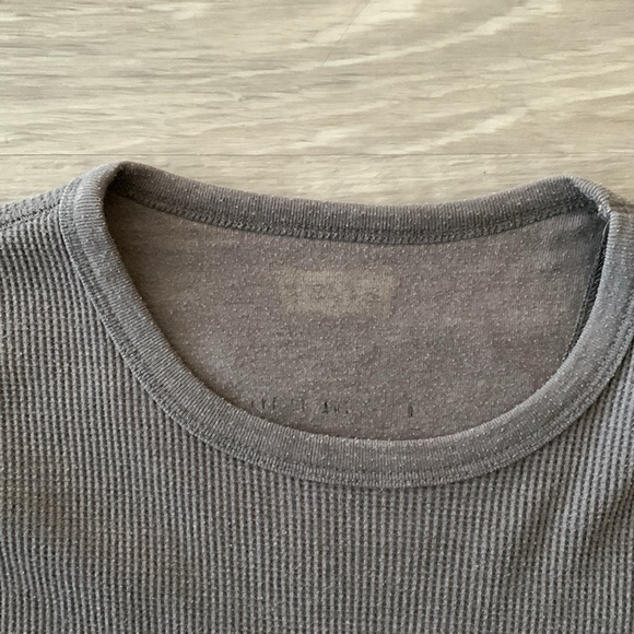 Levi’s Thermal Top - Picture 3 of 6